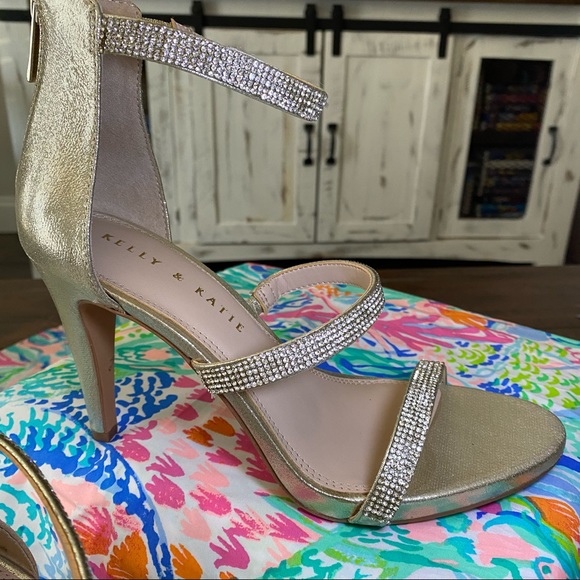 Kelly & Katie Shoes - NWOT Kelly & Katie Sparkly Heels/Sandals 7.5
